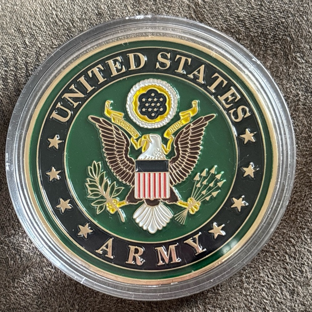Officially Licensed U.S. Army Challenge Coin Bald Eagle & Shield Seal Capsule